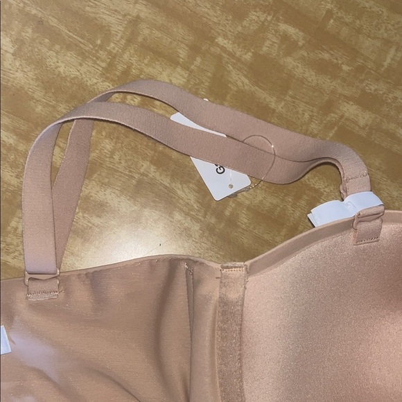 GapBody Tshirt multi wear strapped Tan Underwire Bra NWT 36D - Picture 10 of 11